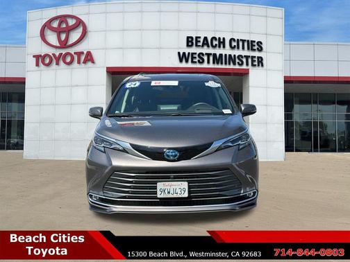 2024 Toyota Sienna Platinum