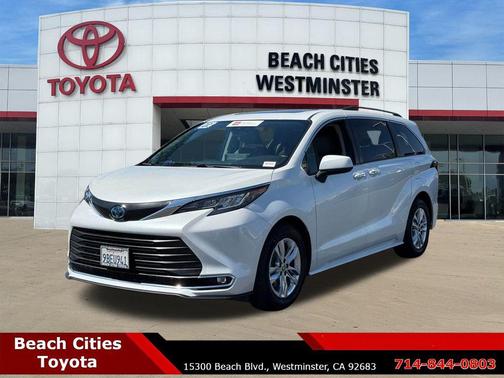 2022 Toyota Sienna XLE