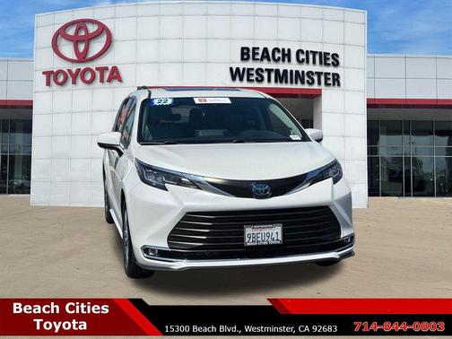 2022 Toyota Sienna XLE