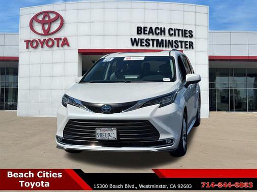 2022 Toyota Sienna XLE