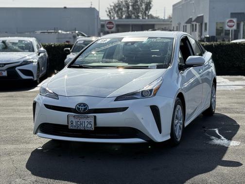 2019 Toyota Prius LE
