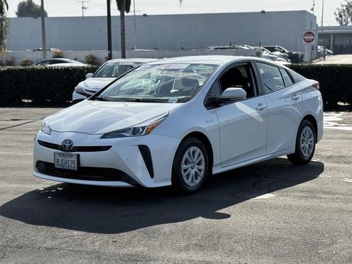 2019 Toyota Prius LE