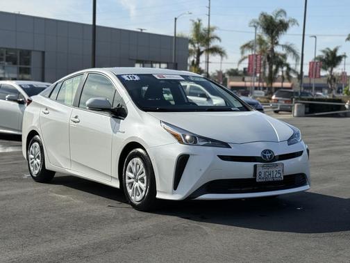 2019 Toyota Prius LE