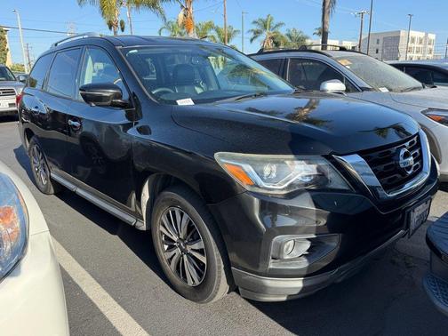 Magnetic Black 2018 Nissan Pathfinder SL