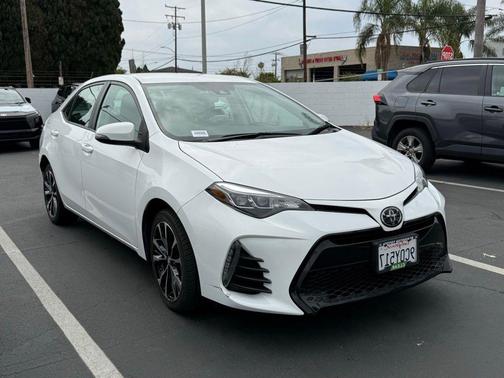 Super White 2019 Toyota Corolla SE