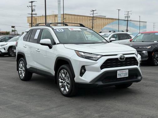 Wind Chill Pearl 2025 Toyota RAV4 XLE Premium