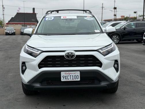 Wind Chill Pearl 2025 Toyota RAV4 XLE Premium
