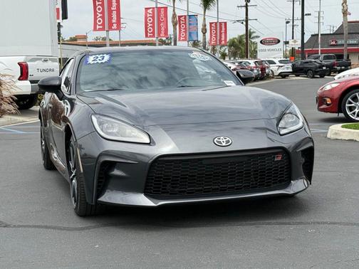 Pavement 2023 Toyota GR86 Base