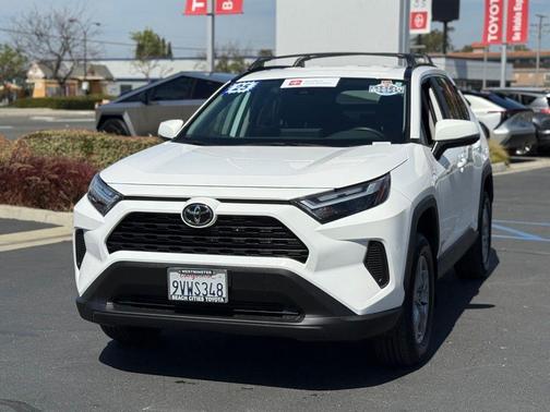 Ice Cap 2025 Toyota RAV4 Hybrid XLE