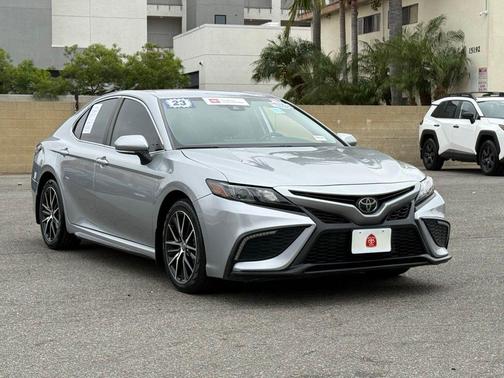 Celestial Silver Metallic 2023 Toyota Camry SE