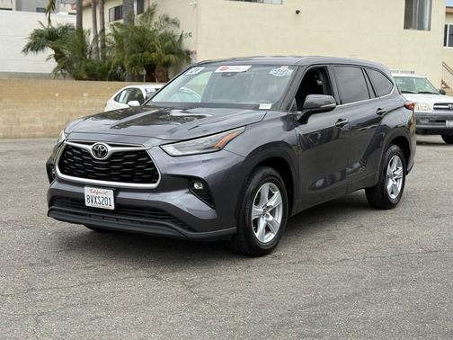 Magnetic Gray Metallic 2021 Toyota Highlander LE