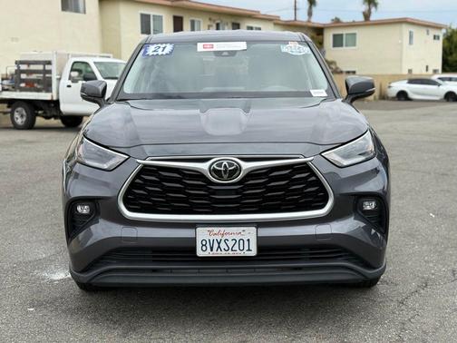 Magnetic Gray Metallic 2021 Toyota Highlander LE