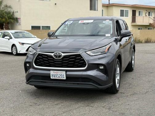 Magnetic Gray Metallic 2021 Toyota Highlander LE