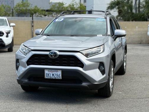 Silver Sky Metallic 2019 Toyota RAV4 XLE Premium