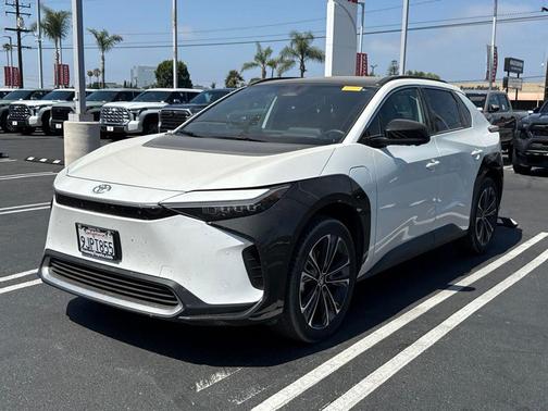 Wind Chill Pearl 2023 Toyota bZ4X Limited