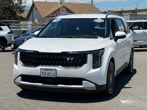 Snow White Pearl 2026 Kia Carnival Hybrid EX