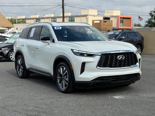 2025 INFINITI QX60 Luxe