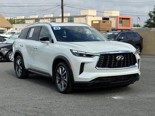 2025 INFINITI QX60 Luxe