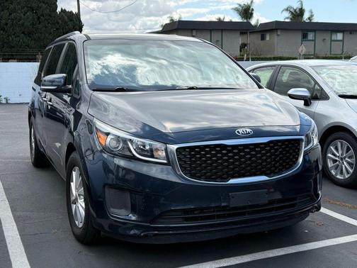 Midnight Sapphire Pearl Metallic 2016 Kia Sedona LX