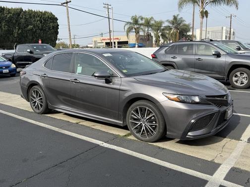 2023 Toyota Camry SE
