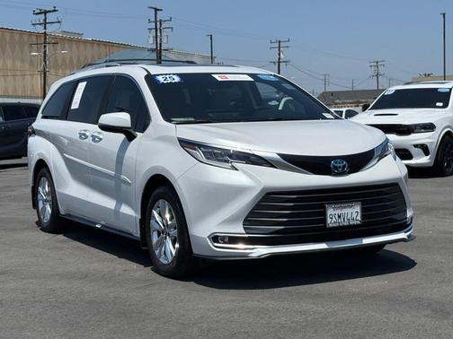 Wind Chill Pearl 2025 Toyota Sienna Limited