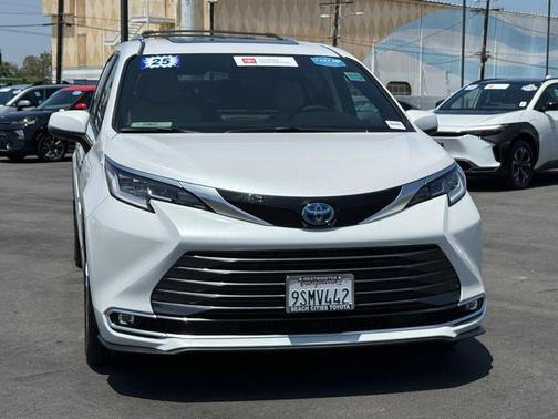Wind Chill Pearl 2025 Toyota Sienna Limited