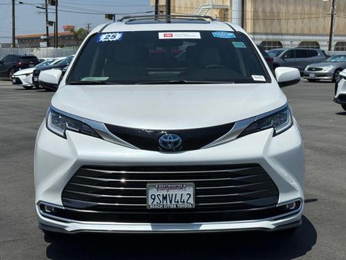 Wind Chill Pearl 2025 Toyota Sienna Limited