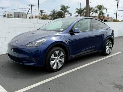 Blue 2024 Tesla Model Y Long Range Single Motor Rear-Wheel Drive