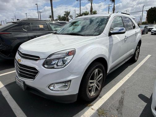 Iridescent Pearl Tricoat 2017 Chevrolet Equinox Premier