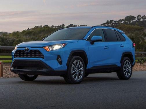 Silver Sky Metallic 2021 Toyota RAV4 XLE