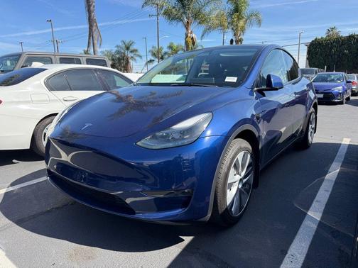 2023 Tesla Model Y Long Range Dual Motor All-Wheel Drive