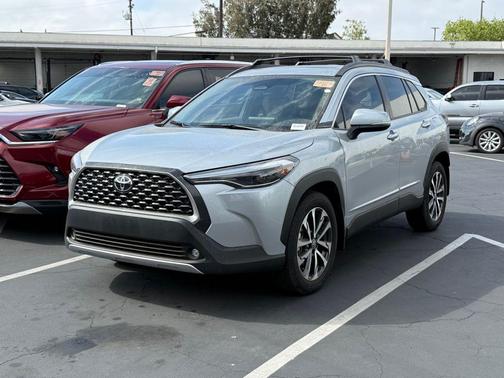 2024 Toyota Corolla Cross XLE