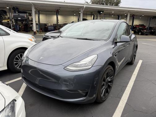 2023 Tesla Model Y Long Range Dual Motor All-Wheel Drive