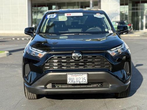 2025 Toyota RAV4 LE