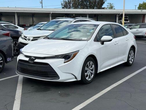 Ice 2023 Toyota Corolla LE