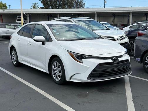 Ice 2023 Toyota Corolla LE