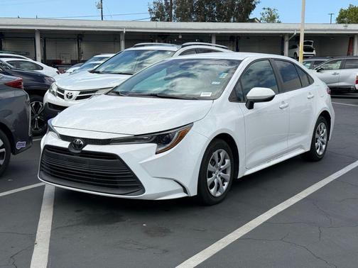 Ice 2023 Toyota Corolla LE