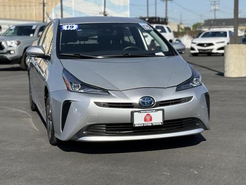2019 Toyota Prius XLE