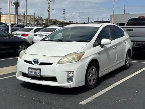 White 2010 Toyota Prius II