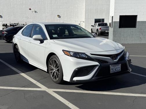 2024 Toyota Camry SE