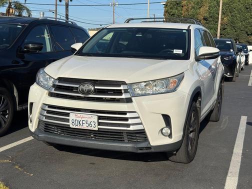 Blizzard Pearl 2018 Toyota Highlander LE