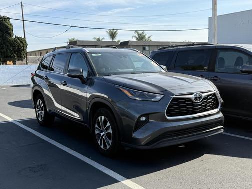 2023 Toyota Highlander XLE