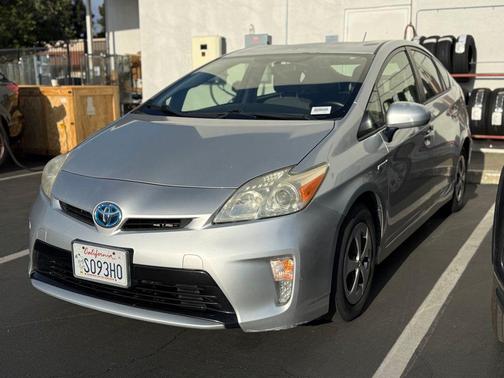 Classic Silver Metallic 2015 Toyota Prius Three