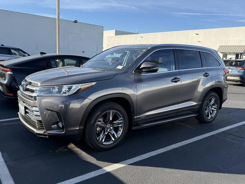2018 Toyota Highlander Hybrid Platinum