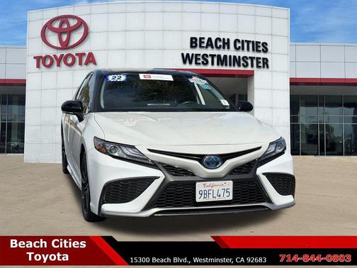 Wind Chill Pearl/Midnight Black Metallic 2022 Toyota Camry XSE