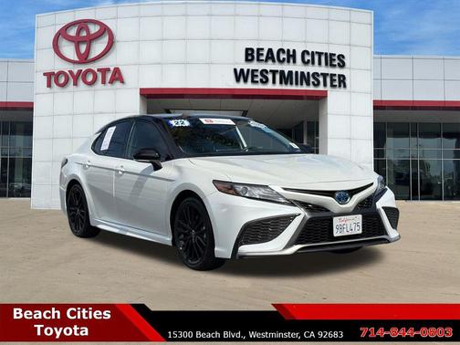 Wind Chill Pearl/Midnight Black Metallic 2022 Toyota Camry XSE