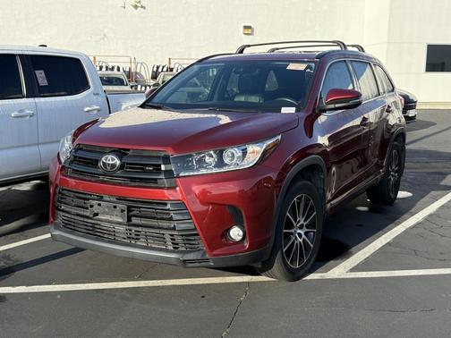 2018 Toyota Highlander SE
