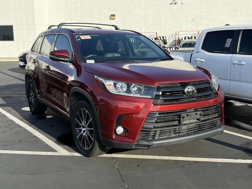 2018 Toyota Highlander SE