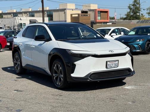 Wind Chill Pearl 2023 Toyota bZ4X XLE