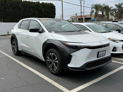 Pearl 2025 Toyota bZ4X XLE